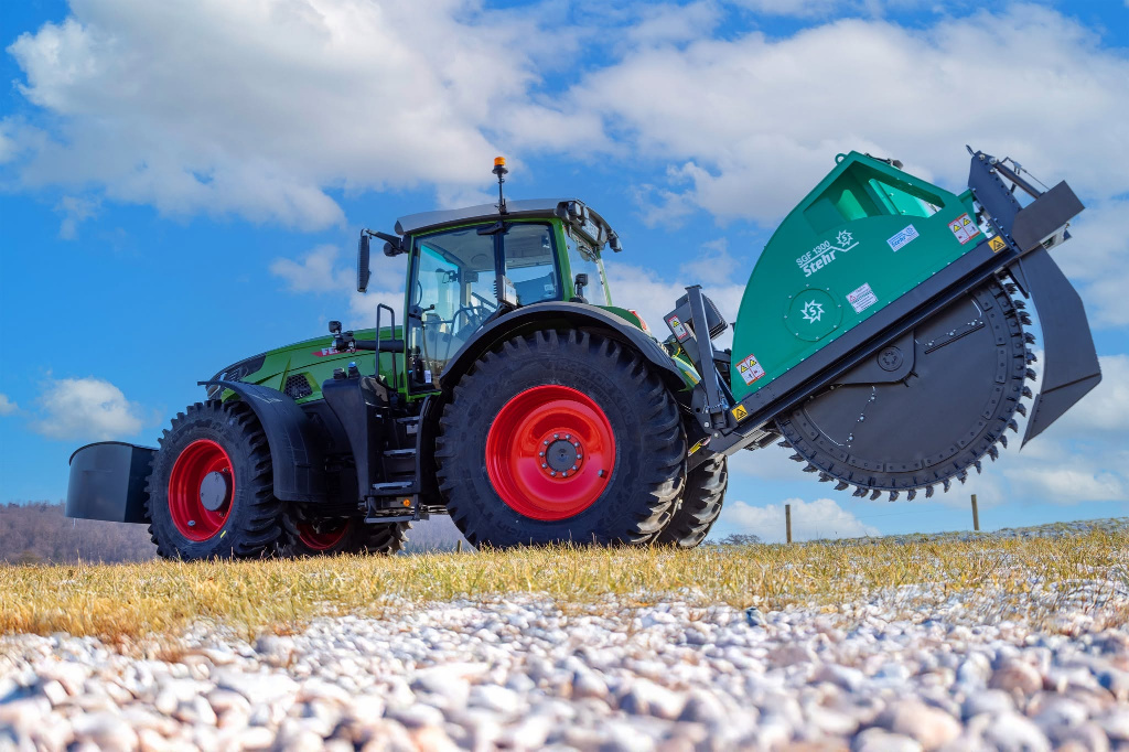 Stehr Grabenfräse SGF 1300 am Traktor