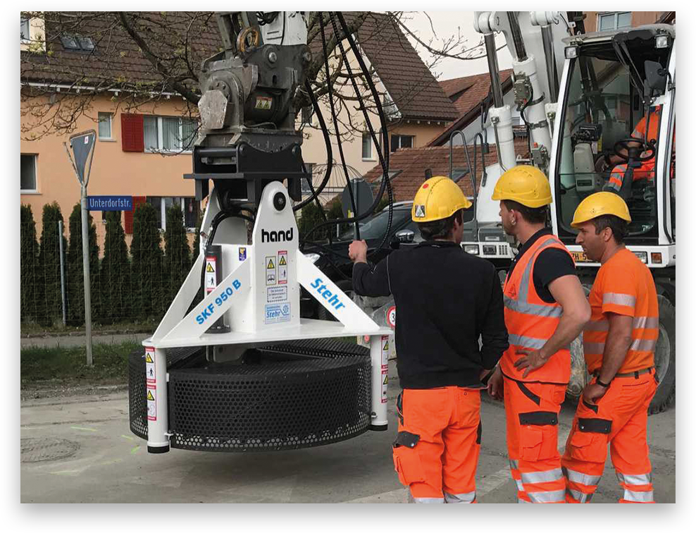 Stehr SKF 950 B Begutachtung durch Bauarbeiter